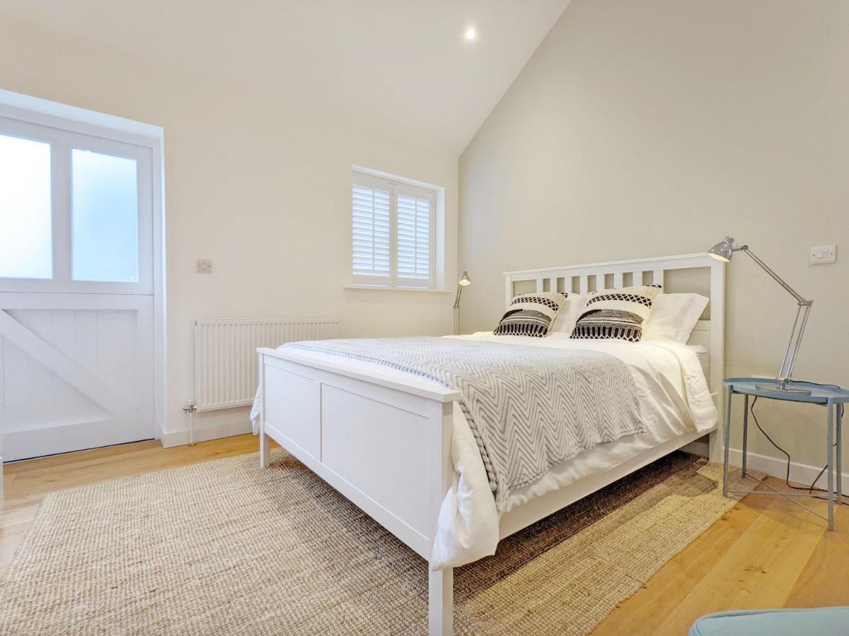 Little Maplewood, Tangmere Bagian luar foto