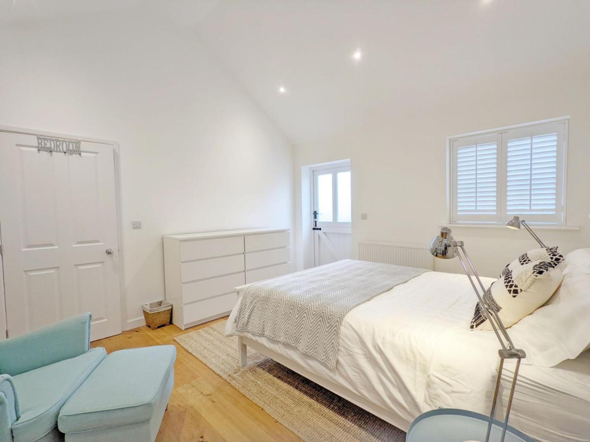 Little Maplewood, Tangmere Bagian luar foto